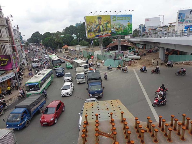 Hôm nay, bắt đầu làm nhánh thứ 2 cầu vượt Nguyễn Kiệm