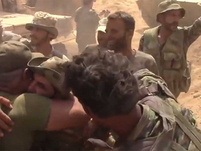 Ông Putin chúc mừng quân đội Syria đại thắng