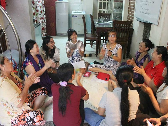 Câu lạc bộ giúp người bán dâm đổi đời