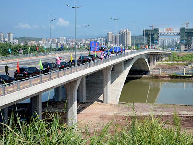 Quảng Ninh khánh thành cầu Bắc Luân II nối VN với TQ