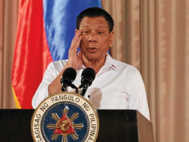 Ông Duterte bị điều tra tài chính