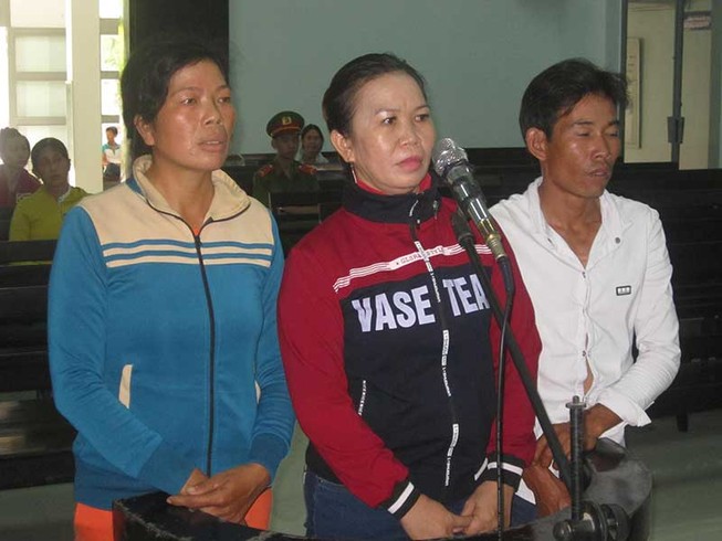 2 thiếu phụ vào tù vì nghe lời rủ rê đi ăn trộm