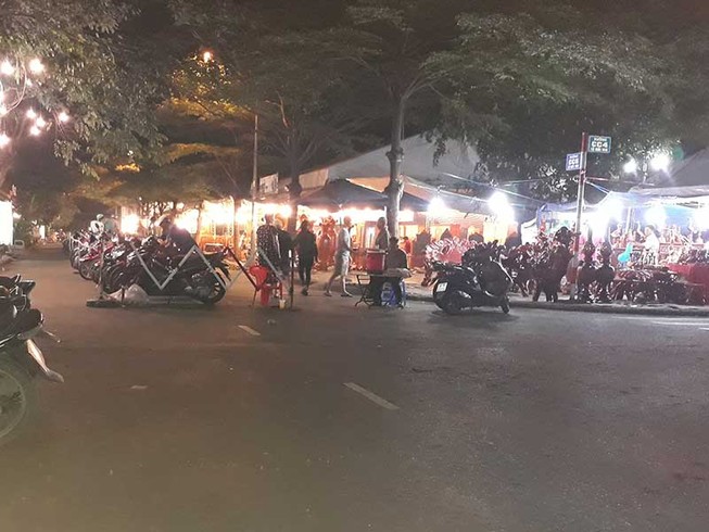 Chọn địa điểm gây phiền, hội chợ bị phản ứng