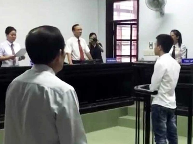 Không cho bị cáo bị truy nã hưởng án treo