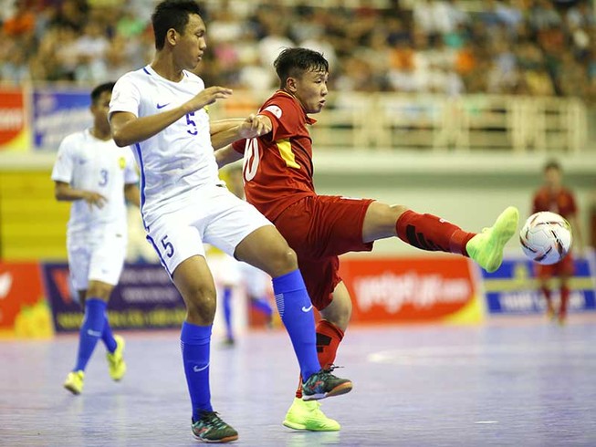 Bảng nhẹ nhưng khó chơi