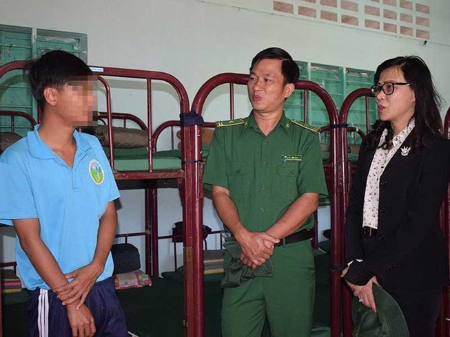 ‘Lì xì cho các em một, hai trăm ngàn là rất ý nghĩa!’