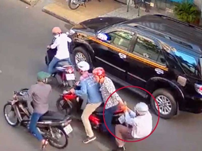 Dân thành thị ‘giam mình’ vì nỗi lo cướp giật