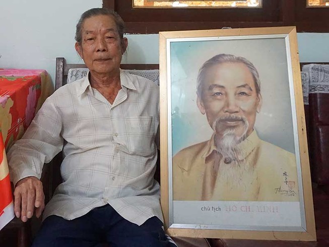Bảy ngày lánh đạn vẽ tranh Bác Hồ