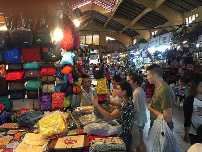 Bất lực với hàng nhái giá ‘cắt cổ’ ở chợ Bến Thành?