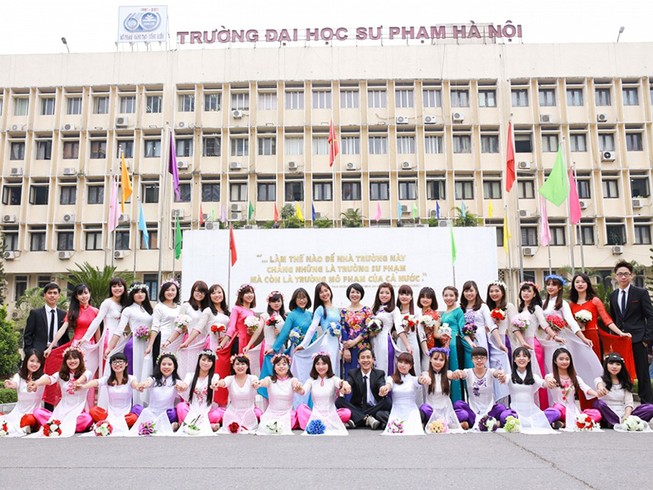 Bộ trưởng Giáo dục: SV sư phạm phải đóng học phí!