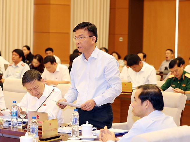 Bàn tham nhũng to, lo tham nhũng vặt!
