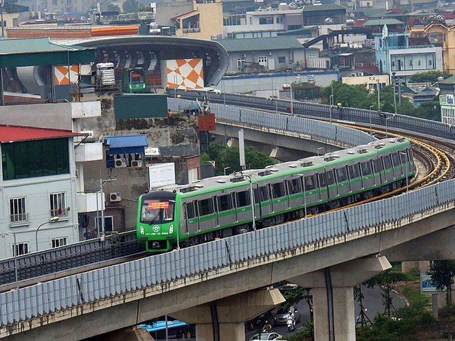 Hôm nay, chạy thử 13 đoàn tàu metro Cát Linh