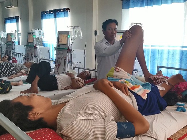 Người ‘khổng lồ’ gây choáng cả bệnh viện