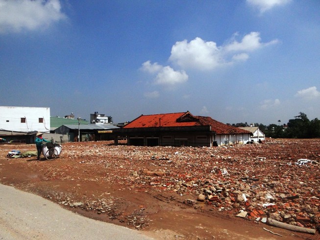 San lấp ngôi nhà ngập suốt 10 năm ở TP. HCM