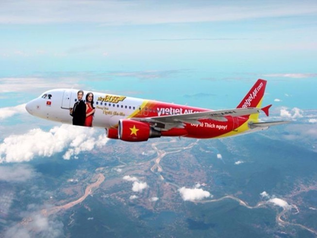 Máy bay liên tục không liên lạc được với không lưu