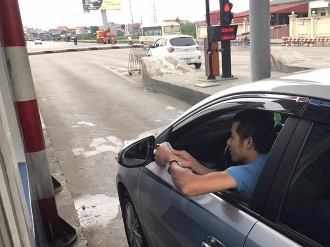 Dân dùng tiền lẻ qua BOT: 'Không thể hình sự hóa'