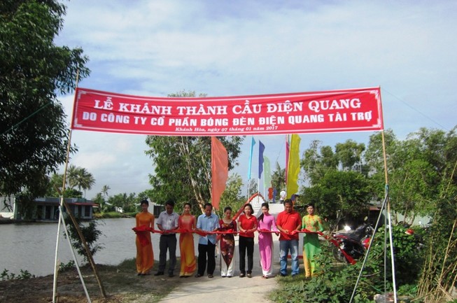 Thêm một cây cầu cho học sinh Cà Mau