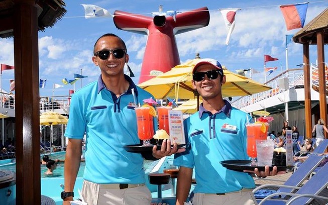 Tuyển dụng gấp 1.000 nhân sự làm việc trên tàu du lịch