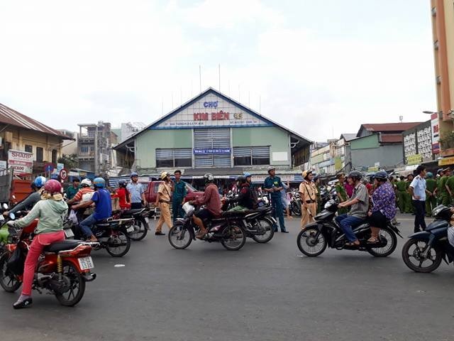 Cháy cạnh chợ Kim Biên