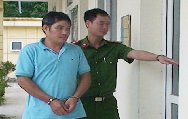 Chuẩn bị ra quân thì hiếp dâm trẻ em