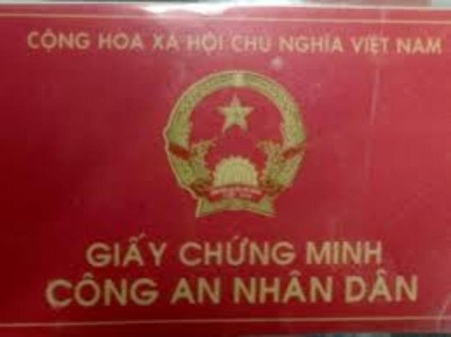1 thượng úy công an gán thẻ ngành vay 330 triệu đồng