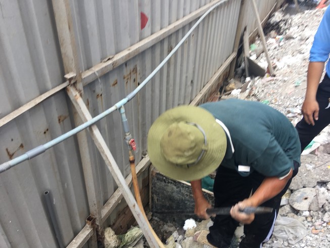 Bắt quả tang chủ đầu tư chung cư ăn cắp nước