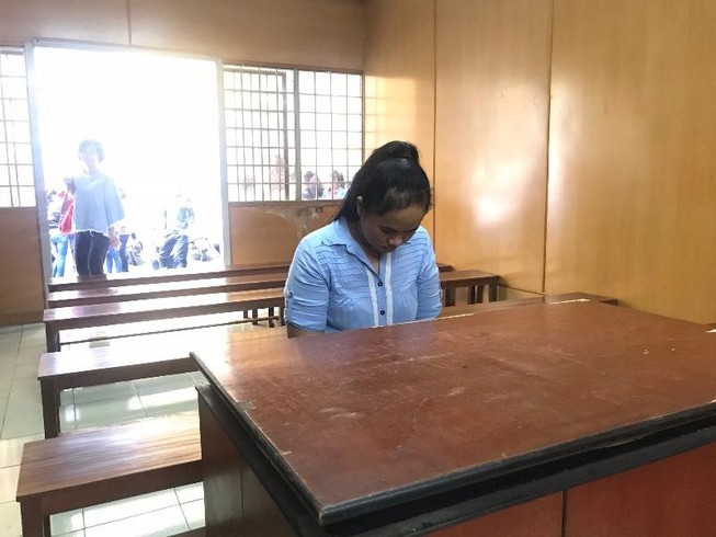 Ăn nhậu hát kraoke xong, người phụ nữ đâm chồng hờ tử vong