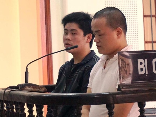 Đi thăm phạm nhân, nhân tiện buôn heroin