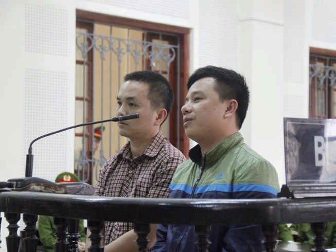 Ẩu đả, dùng súng bắn người ngay trước quán cà phê