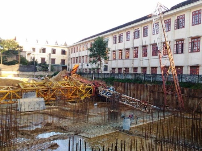 Khởi tố giám đốc để sập cần cẩu học sinh lớp 10 chết