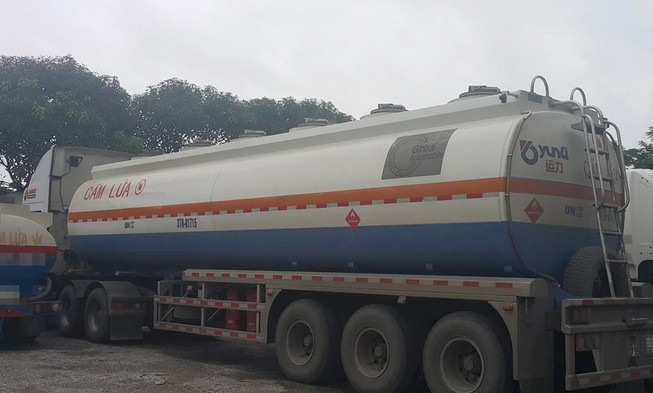 Chủ xăng dỏm hốt hoảng đến công an đầu thú