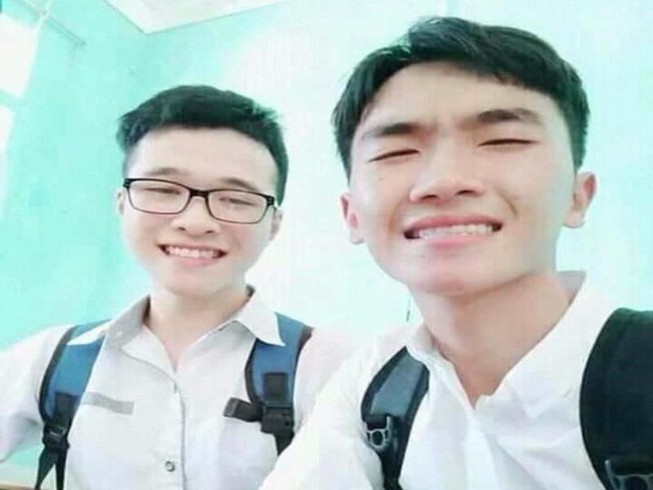 Nam sinh lớp 12 lao xuống lũ dữ cứu người