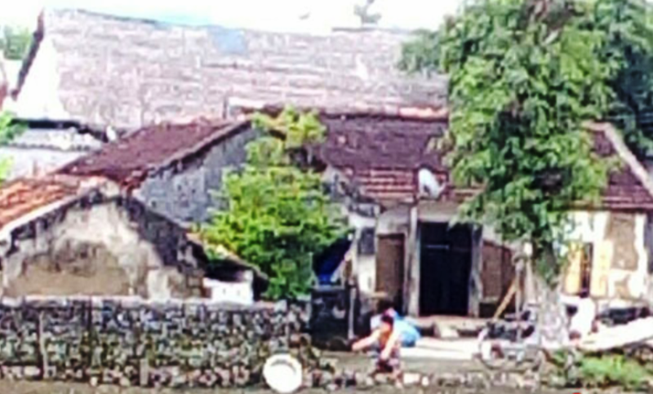 Con trai 'ngáo đá' cầm dao dọa mẹ và uy hiếp ông hơn 3 giờ