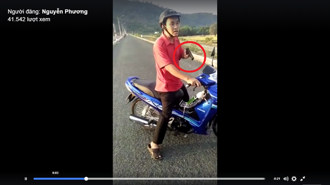 Yêu cầu phó phòng nông nghiệp giao nộp súng
