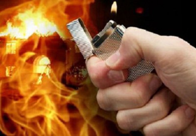 Nghi lao xe vào bệnh viện rồi tự thiêu