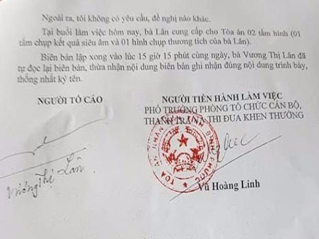 Tòa làm việc với người tố bị thẩm phán đạp vào đùi