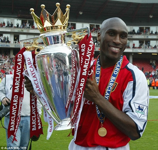 Arsenal và huyền thoại Sol Campbell trở lại Việt Nam
