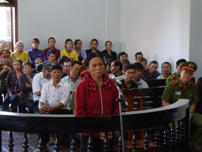 'Nộp tiền mà bị đi tù như này có điên mới nộp'
