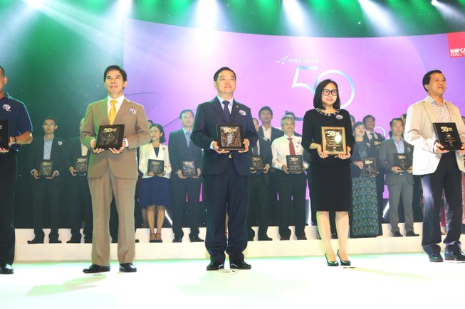 16 ông lớn có giá trị vốn hóa 'khủng' trên 1 tỉ USD