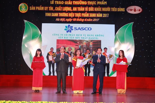 Nước mắm Phú Nhĩ đạt thương hiệu Thực phẩm xanh 
