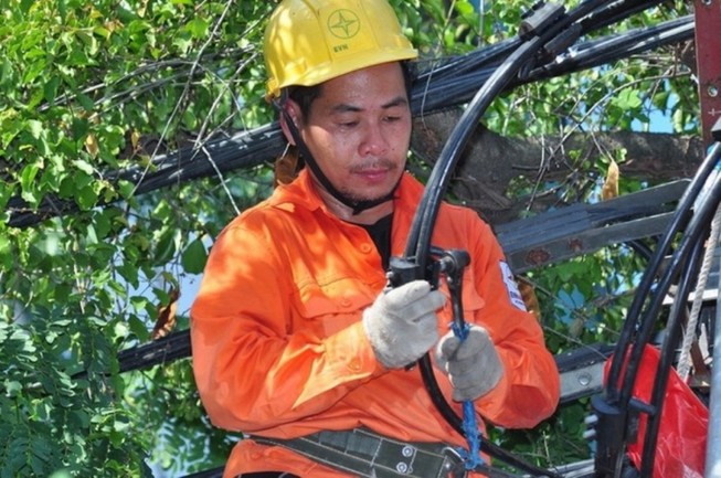 Bắt “bệnh” hóa đơn tiền điện tăng cao