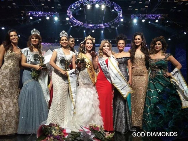 Lưu Hoàng Trâm đăng quang Mrs Universe