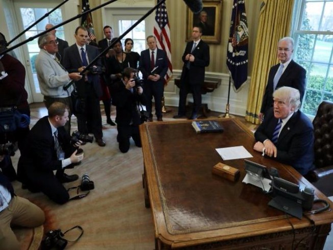Ông Trump và phe Cộng hòa thất bại, không lật Obamacare