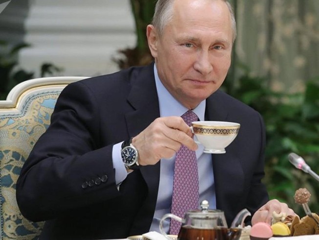 Bão tố đối ngoại không làm khó được ông Putin