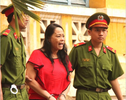 Mở lại phiên xử hoa hậu quý bà lừa đảo