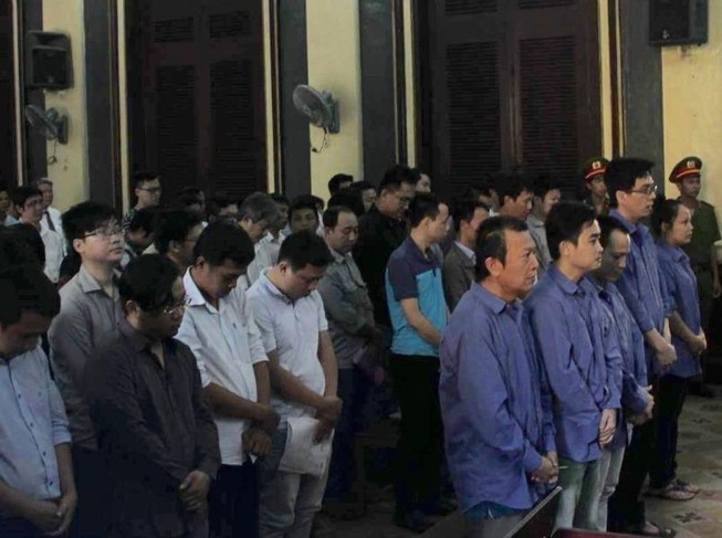 Phạt tù một người Singapore tổ chức đánh bạc trên mạng