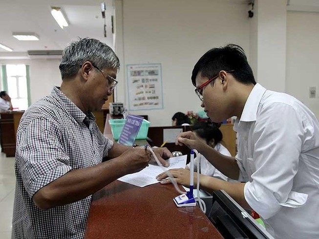 Nhân viên nghỉ việc hàng loạt vì lương thấp, áp lực cao