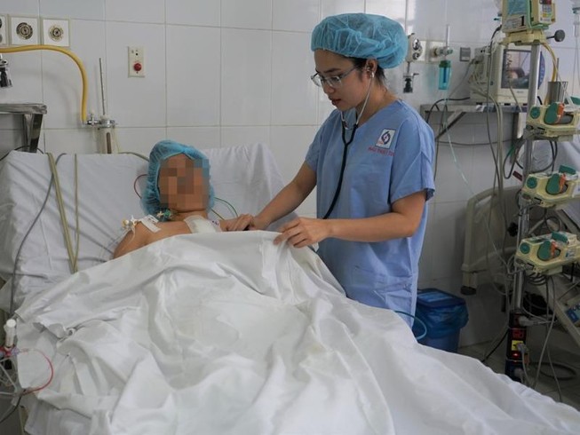 Thoát chết vì người nhà đồng ý phẫu thuật vào phút cuối