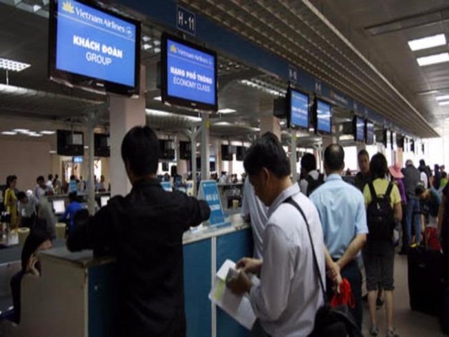Vietnam Airlines huỷ hàng loạt chuyến bay vì bão số 10