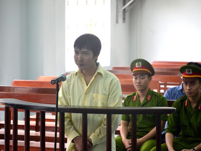 15 tháng tù cho phóng viên lừa tiền của dân